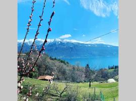 VillaTullia Ferienhaus mit Seesicht Gardasee, hotel v destinaci Tignale
