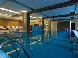 AQUARIUS BOUTIQUE HOTEL, hotel bajet di Câmpulung Moldovenesc