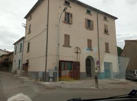 Casa Garage, B&B i Roccatederighi