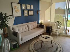 Hermoso depto en Las Cruces con laguna artificial, hotel a Las Cruces