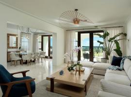 The Country Club Residences at Grand Reserve, hotel en Río Grande