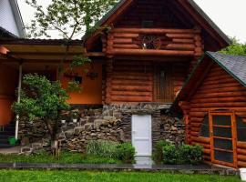 Садиба BETWEEN MOUNTAINS – domek wiejski w mieście Miżhirja