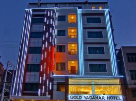 Gold Yadanar Hotel, hotel in Mandalay