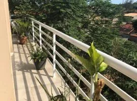 Casa espaçosa cpm linda vista pro verde