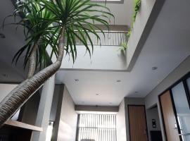 M Suite, hôtel avec piscine à Tangerang