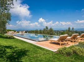 Villa Miniato, отель с бассейном в городе Sorrezzana