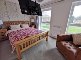 Helena's Place (7 minutes walk to Nottingham Train station), hotel near Nottingham Station, Nottingham