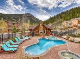 Private Family Friendly 2 Bedroom Townhome Located In East Keystone With Access To Free Shuttle Service
