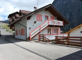 Appartamento Col Val di Fassa con Terrazza BAGNI RINNOVATI 2023, hotel in Campitello di Fassa