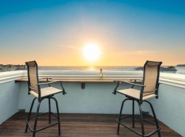Oceanview Miramar Home Steps to Beach Restaurants Trails Activities, hotel in Half Moon Bay