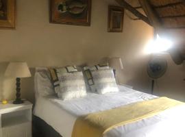 Villa Jullienne - A Home Away From Home - Unit 5, family hotel in Nelspruit