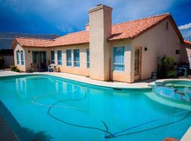 Luxury 1900 SQ FT House Huge 46 FT Pool & Hot SPA, hotel berdekatan North Las Vegas Airport - VGT, 