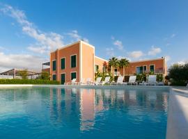 Corte Olea Resort, hotel dengan kolam renang di Paceco