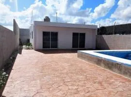 HERMOSA CASA A UNA CALLE DEL MAR