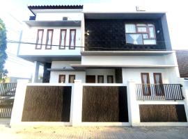 South City Homestay in Wirokerten, cabana o cottage a Bantul