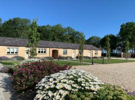 Briary Cottages at Iletts Farm, hotel in Brackley