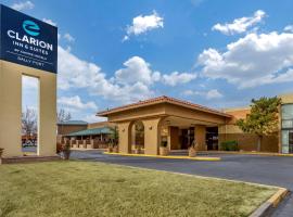 Clarion Inn & Suites, hotel dicht bij: Luchthaven Roswell International - ROW, Roswell