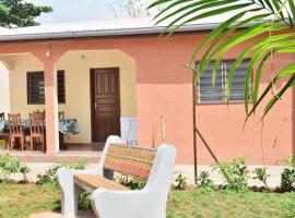 Akwa Guesthouse Cotonou, hotel di Cotonou