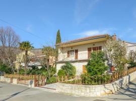 Apartments Antić 4255, bed and breakfast en Selce