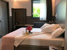 NAC SUITES, hotel met parkeren in Porpetto