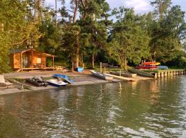 Waterfront Cabin #1 on Lake Livingston, Texas, vacation home in Onalaska
