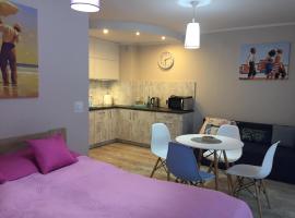 Apartament Osiemnastka, nad morzem, najwygodniejszy dla par, jednopokojowy typu studio, hotel in Darłowo