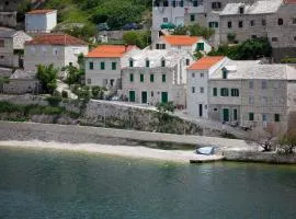 House Tea, for 5, Sea View, 5m away from the Sea