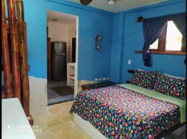 Room in Lodge - Method Living Tropical Edition, вариант проживания в семье в городе Кабарет