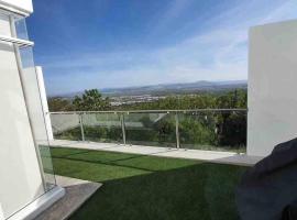 Luxury house with all the amenities Gym Seg Aa cal Pool Tv Wifi, hotel di Querétaro