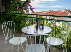 Apartments Leut 80m from the Sea, viešbutis Podgoroje