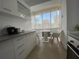 Cozy Apartment Hunedoara, hotel v destinaci Hunedoara