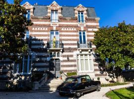 Maison Blanche Chartres - Maison d'hôtes 5 étoiles, hotell i Chartres