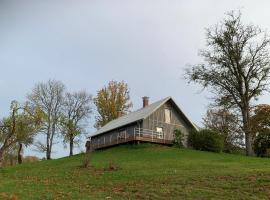 Kalna Ķavari, hotel v destinaci Kavari