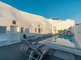 Beautiful 4-Bed Cave House near Fira private pool