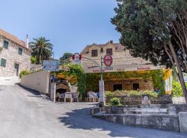 Apartments and Rooms Drpić, ξενοδοχείο σε Splitska