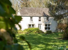 Stone Hall Mill Cottage, Welsh Hook, hotel with parking in Saint Lawrence