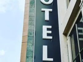 HOTEL GOLDEN SUITE