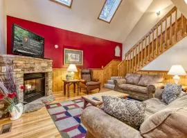 Brentwood, Resort Pool, FREE Attraction tickets, Near Parkway, Hot Tub, Arcade Game, WIFI!!!