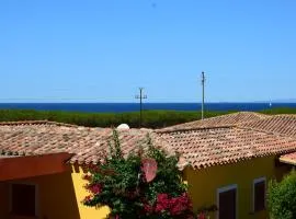 Accogliente trilocale con terrazzo vista mare, Residence Mirice - Vignola Mare