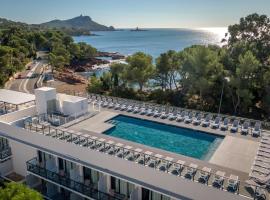 SOWELL HOTELS La Plage: Saint-Raphaël şehrinde bir otel