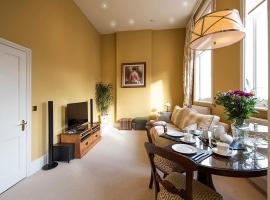 Arkle - Five Star Town Centre Apartment, Cheltenham, hotel near Cheltenham Town Hall, Cheltenham