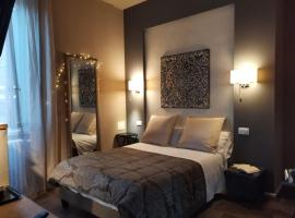 PARMA EXPRESS Apartment with Privat Parking, apartamento em Parma