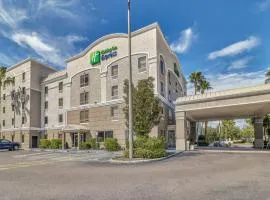 Holiday Inn Express Hotel & Suites Clearwater US 19 North, an IHG Hotel