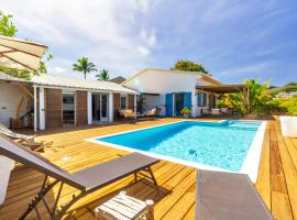 Athéna - villa de charme avec piscine et vue mer proche de la plage de Boucan Canot, loma-asunto Saint-Gilles-les Bainsissa