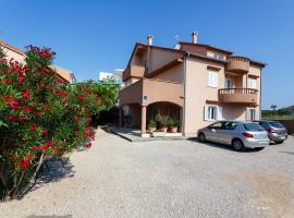 Apartments Zdravka、クルクのホテル