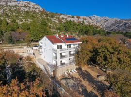 Apartmani Villa Paulo, feriebolig i Starigrad-Paklenica