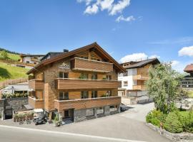 Hotel Sonnblick, serviced apartment in Lech am Arlberg