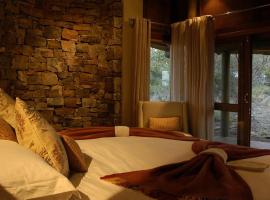 Buffalo Ridge Safari Lodge、マディクウェ野生保護区のホテル