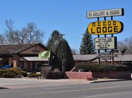 Reeds Lodge, hotel with parking in Springerville