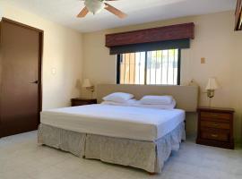 Casa Oyamel, Private Room in the heart of cancun, hotel i nærheden af Puebla Metropolitan Arena, Cancún